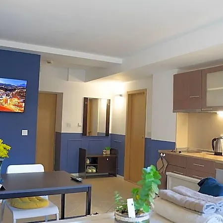 Ξενοδοχείο Cosy With Pool & Near